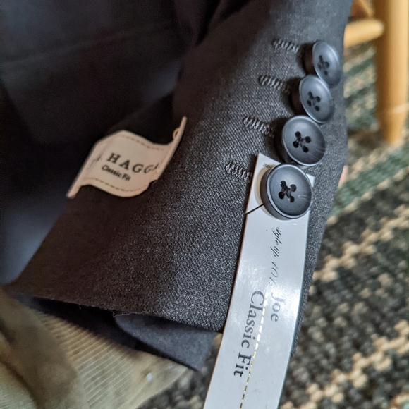 Men's suit - Picture 5 of 8